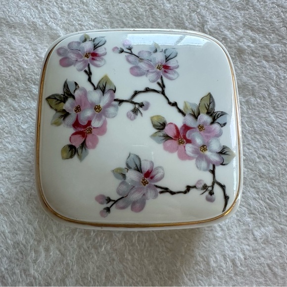 Vintage White and Pink Floral Music Jewelry Box Cherry Blossom Decor Accents - Picture 3 of 11
